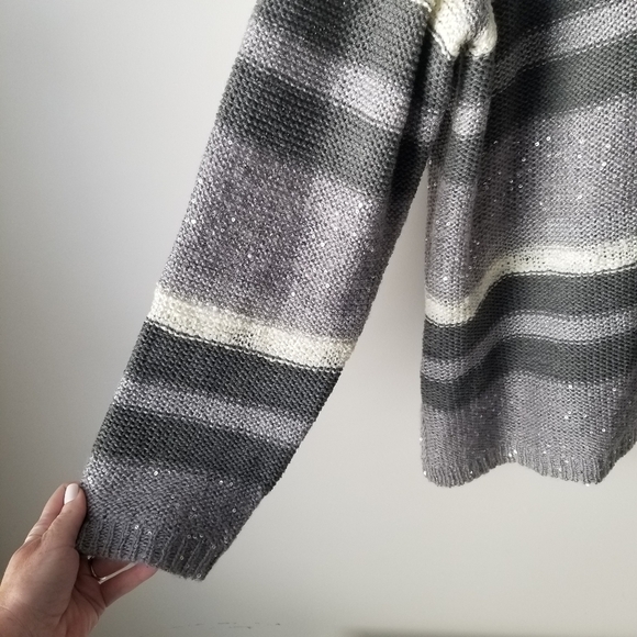Lane Bryant Gray Cream Stripped Color block Sparkly Knit Sweater Size 26/28 - Picture 8 of 10